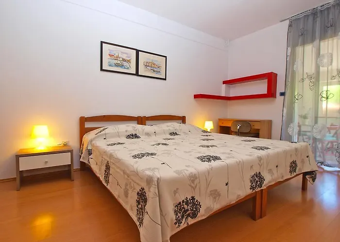 Eugen 1346 Apartman Póla