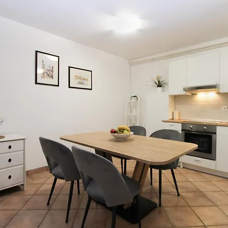 Eugen 1346 Apartament