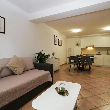 Apartament Eugen 1346 *