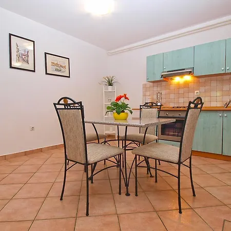 Eugen 1346 Apartman Pula